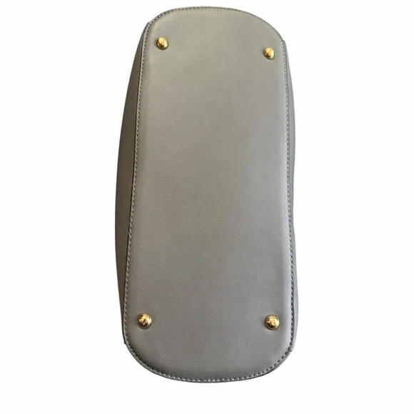 Elegant Gray Tote Bag with Wallet - Picture 7 of 15